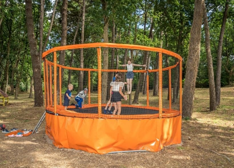 les ajoncs dor trampoline camping