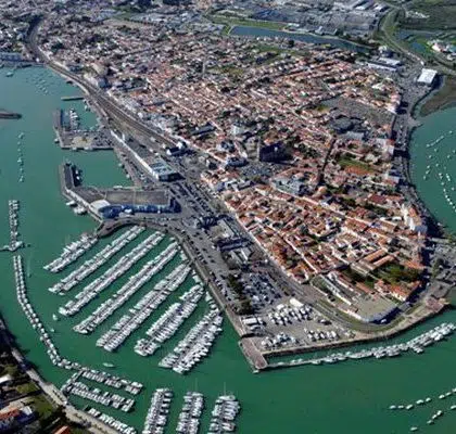 les pirons saint gilles croix de vie